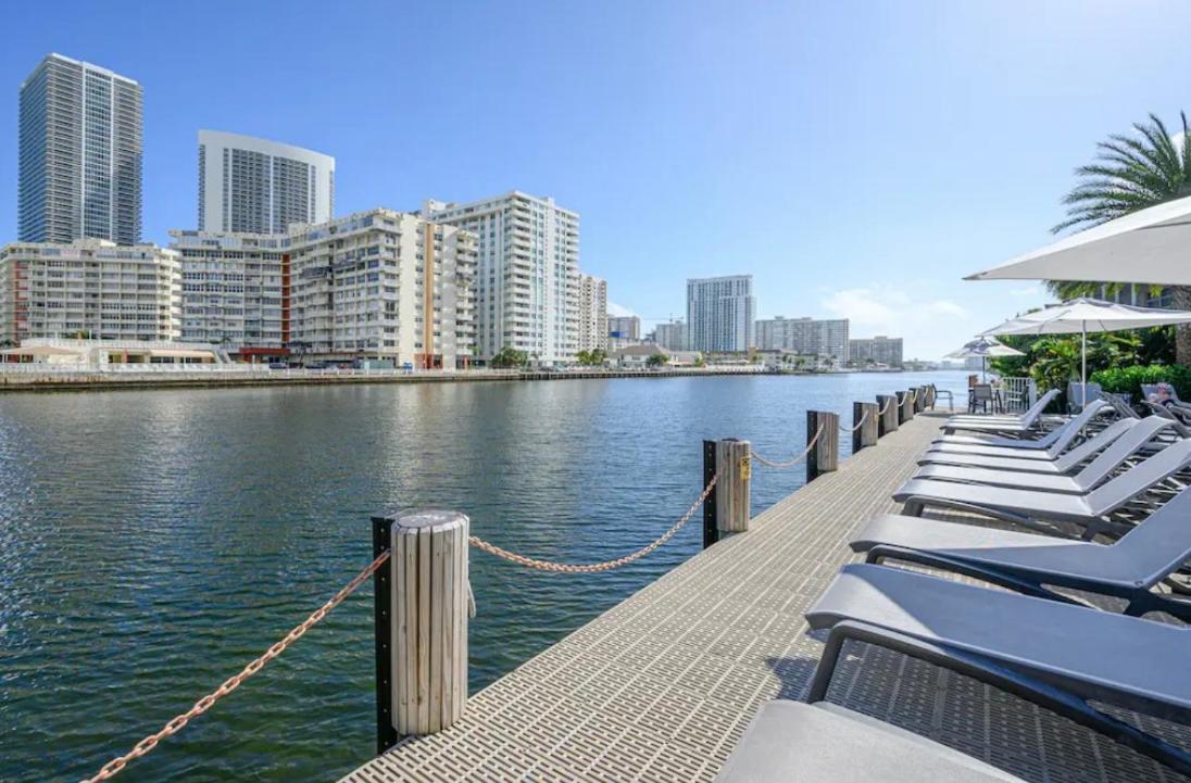 Stunning Penthouse Suite Waterfront 2Bd 2Ba Халландейл-Бич Экстерьер фото